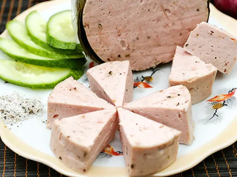 Nhận biết giò, chả có hàn the dịp Tết