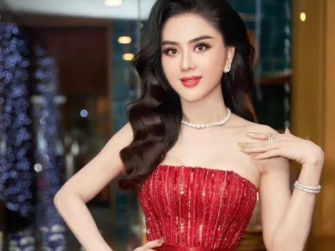 Nghi vấn Lâm Khánh Chi có tình mới sau 1 năm chia tay chồng cũ?