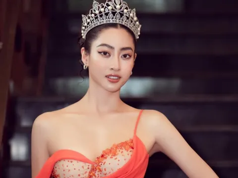 Lương Thùy Linh gặp 'sự cố' dở khóc dở cười ngày đầu năm mới vì chiều cao khủng
