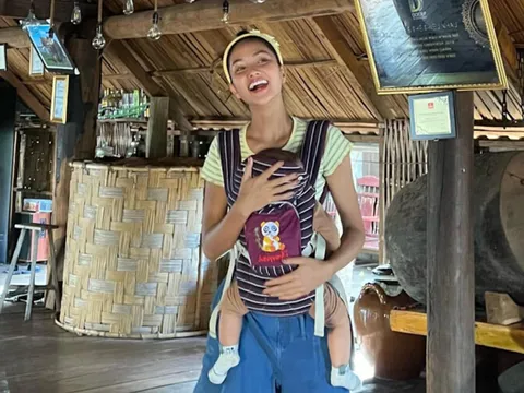 Khoe ảnh chăm cháu ngày Tết, H'Hen Niê được hỏi 'tin vui'