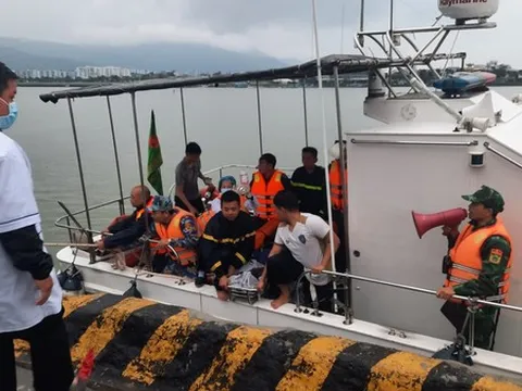 Đà Nẵng: Cứu nam du khách rơi xuống vực sâu bị thương khi đi phượt trên đèo Hải Vân