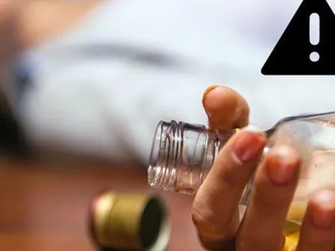 Chuyên gia chống độc cảnh báo rượu 'rởm', uống phải ngộ độc kịch nguy tính mạng