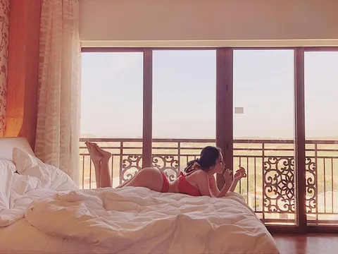 Angela Phương Trinh rũ bỏ cơ bắp, trở lại hình ảnh ngọc nữ màn ảnh dáng vẻ nuột nà