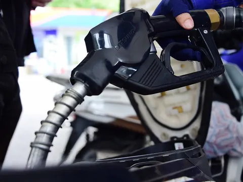 Bộ Công thương thu hồi giấy phép của 06 thương nhân phân phối xăng dầu