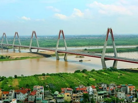 Hà Nội cấm xe qua cầu Nhật Tân theo giờ để kiểm định chất lượng