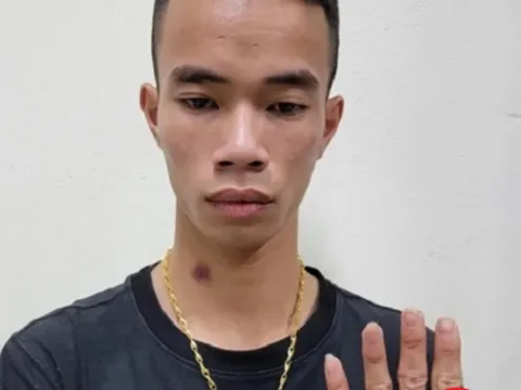 Lẻn vào đám cưới trộm phong bì, thiếu niên ung dung đến tiệm vàng để 'tân trang'
