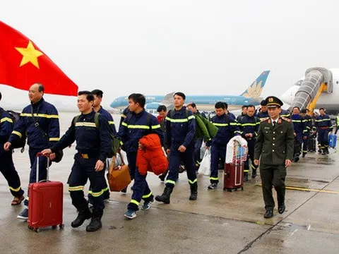 Hoàn thành xuất sắc nhiệm vụ tại Thổ Nhĩ Kỳ, đoàn cứu hộ của Bộ Công an đã về tới Hà Nội.
