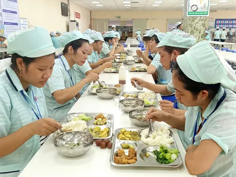 Tăng cường kiểm tra bếp ăn tập thể, dừng hoạt động cơ sở không an toàn