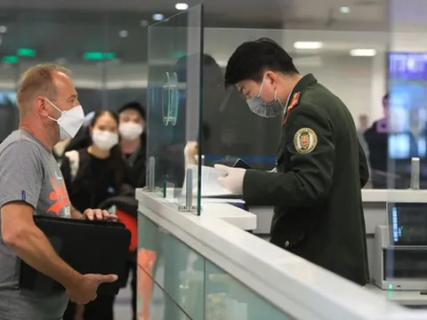 Bộ Công an đề xuất tăng thời hạn miễn thị thực từ 15 ngày lên 30 ngày