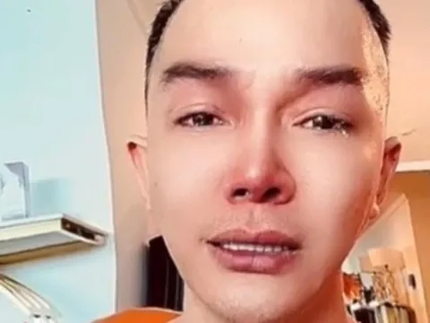 Nathan Lee khóc nức nở kể việc bị tác động vật lý, cướp tiền ở Thái Lan