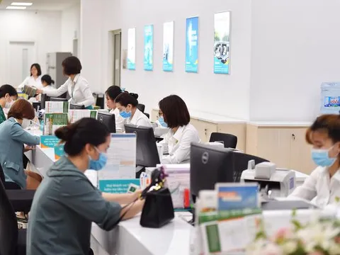 Nghiêm cấm thông tin sai sự thật về trái phiếu, ép buộc khách mua bảo hiểm