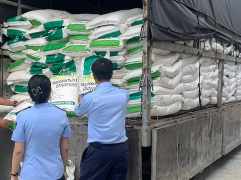 Tạm giữ gần 10 tấn bột ngọt do nước ngoài sản xuất vi phạm về nhãn hàng hóa