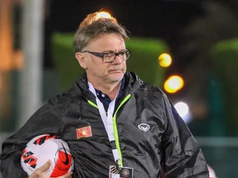 U23 Việt Nam thua đậm nhất sau thời HLV Park: Đá kiểm soát bóng, ông Troussier có lỗi thời?