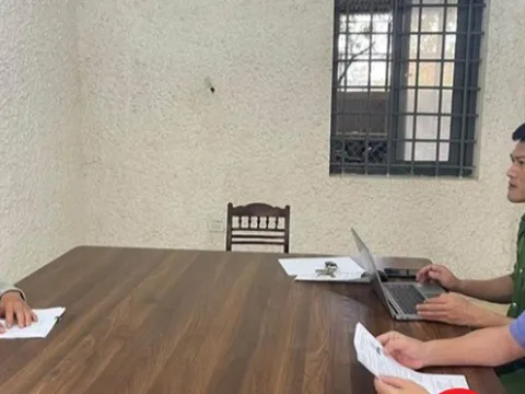 Sau lời mời nàng lên xe, người đàn ông bị đâm gục