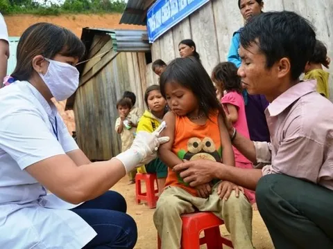 Bộ Y tế khuyến cáo cha mẹ cho con đi tiêm chủng theo lịch