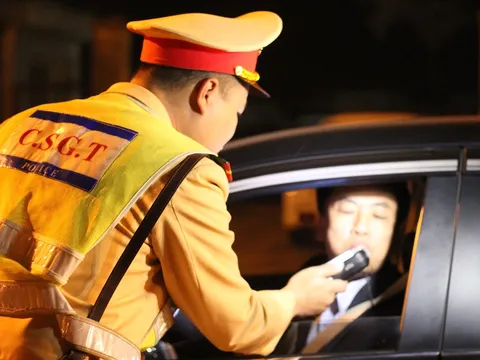 Có được sử dụng máy đo nồng độ cồn không rõ nguồn gốc để đối chứng kết quả với máy của lực lượng chức năng?