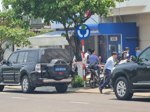 Truy bắt đối tượng cướp ngân hàng giữa trung tâm Đà Nẵng