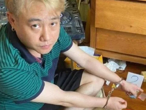 Sáng nay, diễn viên Hữu Tín hầu tòa vì tội tổ chức sử dụng chất ma túy