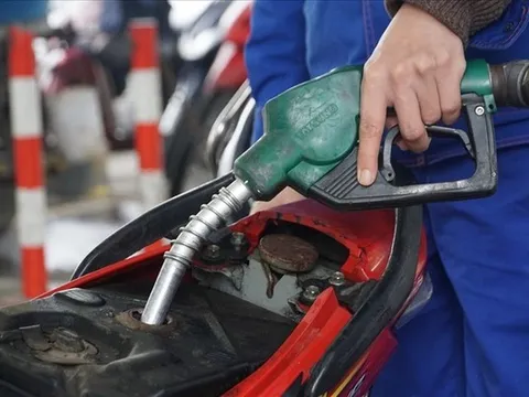 Giá xăng dầu hôm nay 4/5: Cập nhật giá xăng dầu trong nước, quốc tế