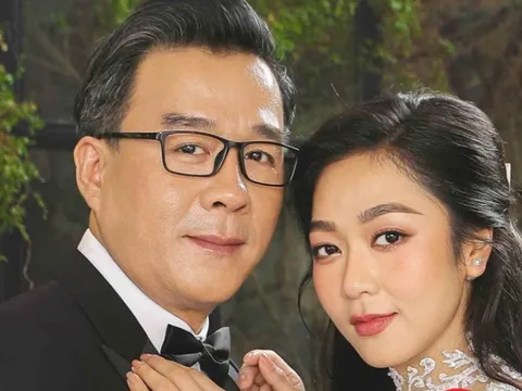Hà Thanh Xuân khoe hạnh phúc khi đón tuổi mới, ông xã 'vua cá Koi' lại có hành động cực phũ phàng