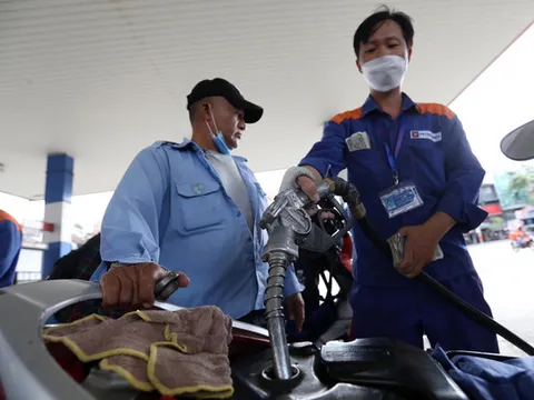 Giá xăng dầu hôm nay 12/5: Cập nhật giá xăng dầu trong nước, quốc tế