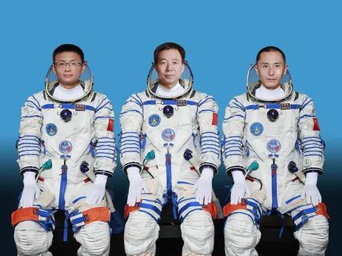 Trung Quốc phóng tàu vũ trụ Thần Châu-16