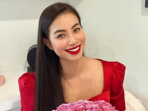 Phạm Hương hé lộ quà 'khủng' cho gia đình tại quê nhà sau một thời gian sống tại Mỹ