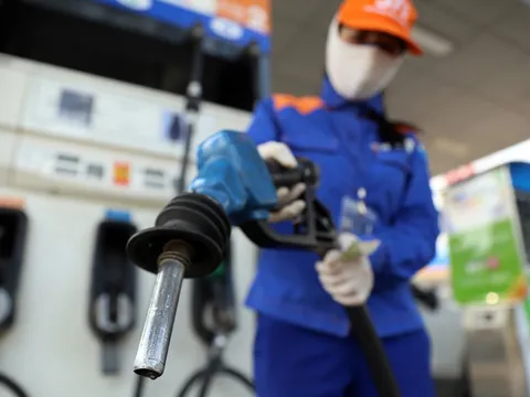 Giá xăng dầu hôm nay 3/7: Cập nhật giá xăng dầu trong nước, quốc tế