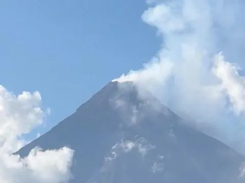 Philippines: Cảnh báo gia tăng hoạt động địa chấn do núi lửa Mayo phun trào