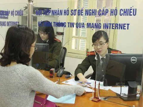 Đề xuất giảm lệ phí cấp hộ chiếu, giấy phép lái xe khi sử dụng dịch vụ công trực tuyến