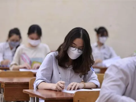 Các trường THPT ở Hà Nội hạ điểm chuẩn vào lớp 10, trường nào hạ nhiều nhất?