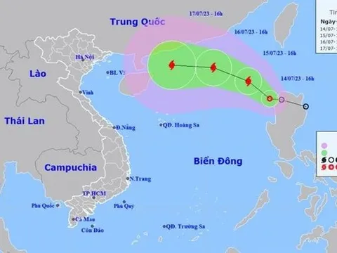 Áp thấp nhiệt đới vào Biển Đông có khả năng mạnh lên thành bão