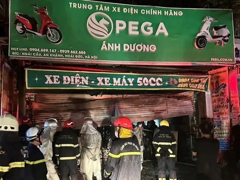 Hà Nội: Cháy cửa hàng sửa xe máy, 3 người trong 1 gia đình tử vong