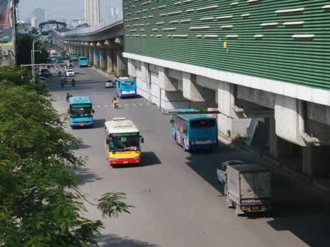 Nắng nóng tiếp diễn tại khu vực Bắc Bộ