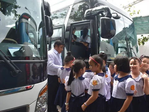 Hàng loạt đề xuất siết chặt điều kiện xe đưa đón học sinh