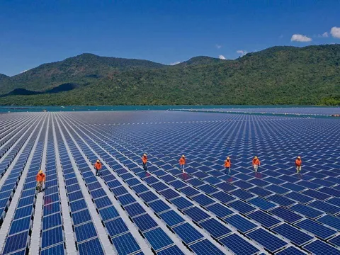Rà soát 14 dự án điện mặt trời hưởng giá ưu đãi sai quy định