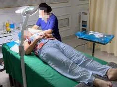 Cơ sở thẩm mỹ ở Đà Nẵng để nữ lao công thực hiện phẫu thuật cho khách