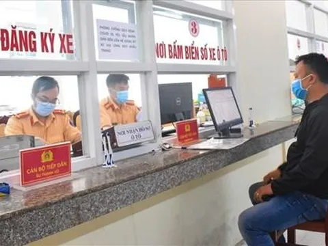 Từ 15/8/2023, chưa đóng phạt vi phạm giao thông thì không được đăng ký xe