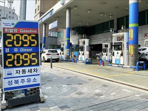 Hàn Quốc tiếp tục giảm thuế xăng dầu đến hết tháng 10/2023
