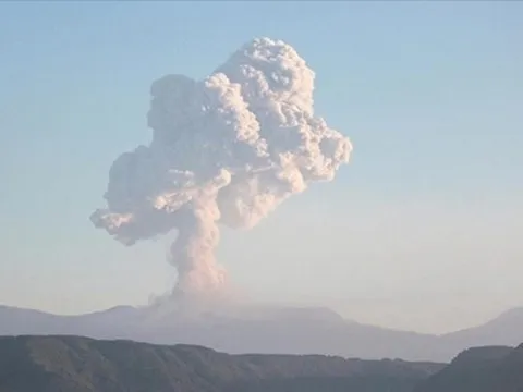 Costa Rica: Núi lửa phun trào 3 lần trong 24 giờ