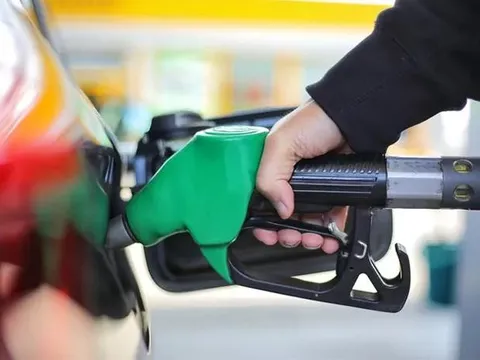 Lùi ngày điều chỉnh giá xăng dầu sang ngày 05/9