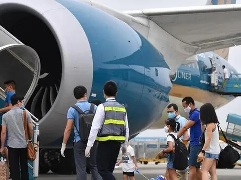Từ ngày 1/9: Chuyến bay delay 5 tiếng, hành khách được hoàn tiền vé