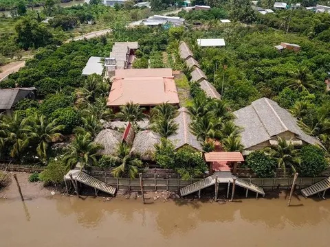 Đã mắt chiêm ngưỡng biệt phủ được xây từ 4000 cây dừa của lão nông miền Tây