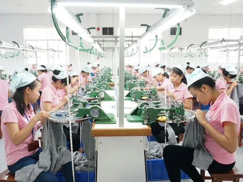 Đề xuất doanh nghiệp đóng BHXH ít nhất 70% lương