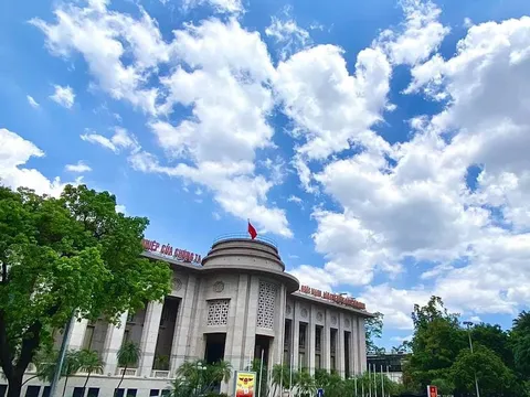 Các ‘ông lớn’ ngân hàng bắt đầu cho vay trả nợ ngân hàng khác