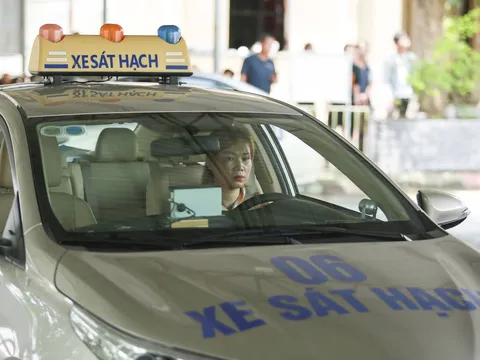 Đề xuất bổ sung điều kiện niên hạn của xe tập lái và xe sát hạch