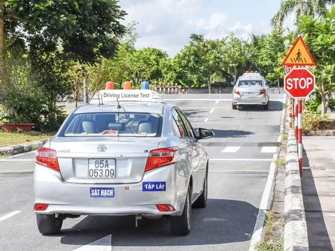 Có nên áp niên hạn đối với xe tập lái, thi sát hạch?