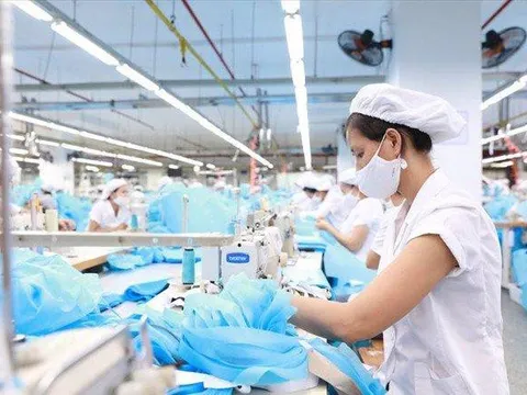 Đề xuất tăng lương tối thiểu cho công nhân, người lao động