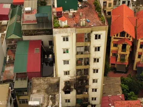 Trời ơi! Đáng lẽ ra ngôi nhà ấy chỉ được xây 6 tầng thôi