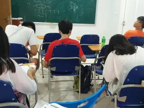 Nhiều địa phương ban hành lệnh cấm dạy thêm